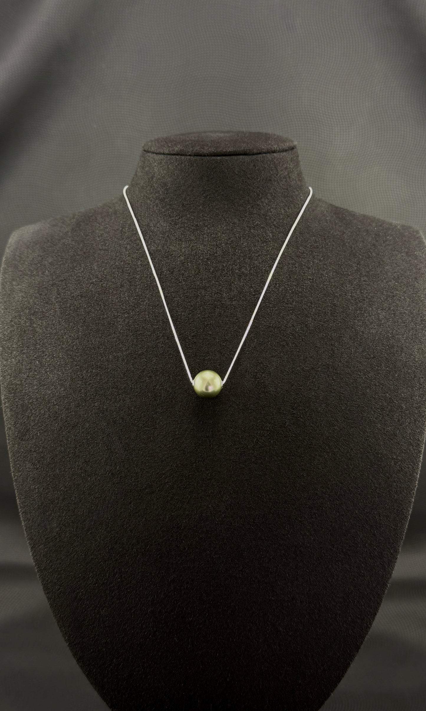 18" Single-South Sea Pistachio Necklace | TOP Grade | 18K Chain