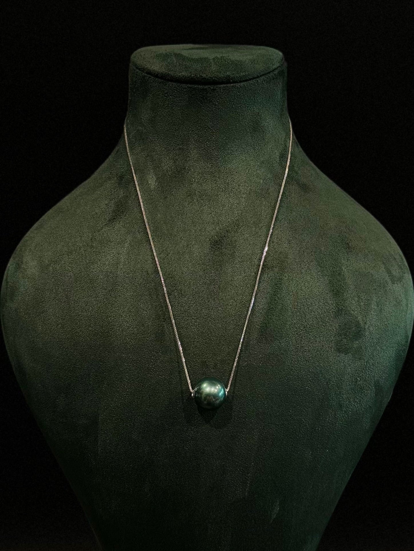 18" Single Pearl Tahitian Necklace | TOP Grade | 18K Chain