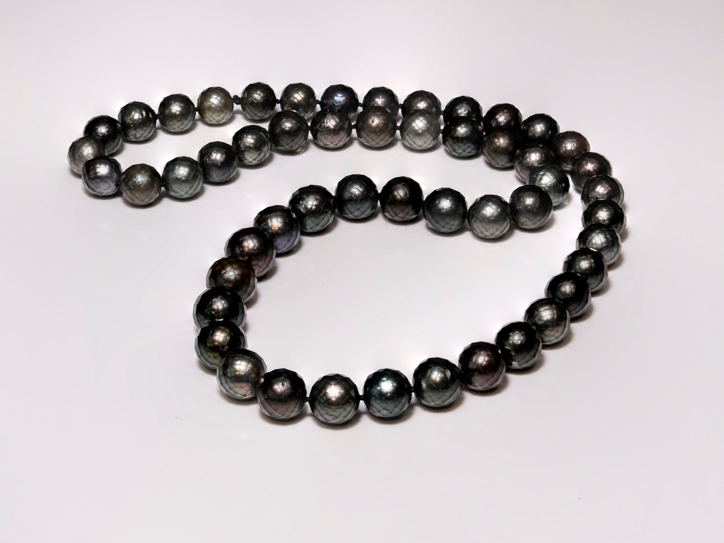 24" Tahitian Black-Green-Pearl  Carved Necklace | AAA Grade | *No Clasp. [cnT062]