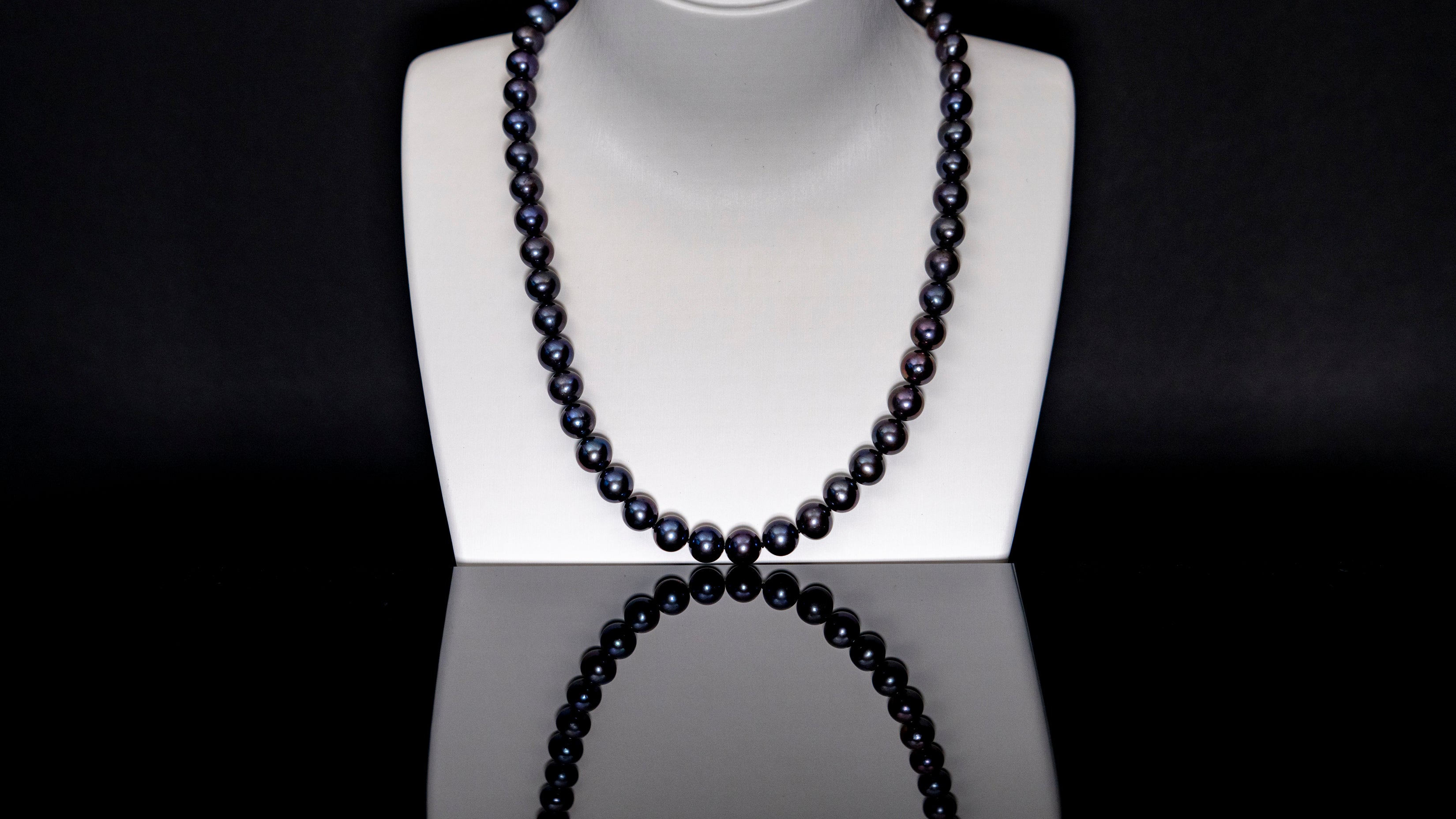 18" Tahitian Black-Red Pearl Necklace | AAAAA Grade | 14K Clasp [cnT075]