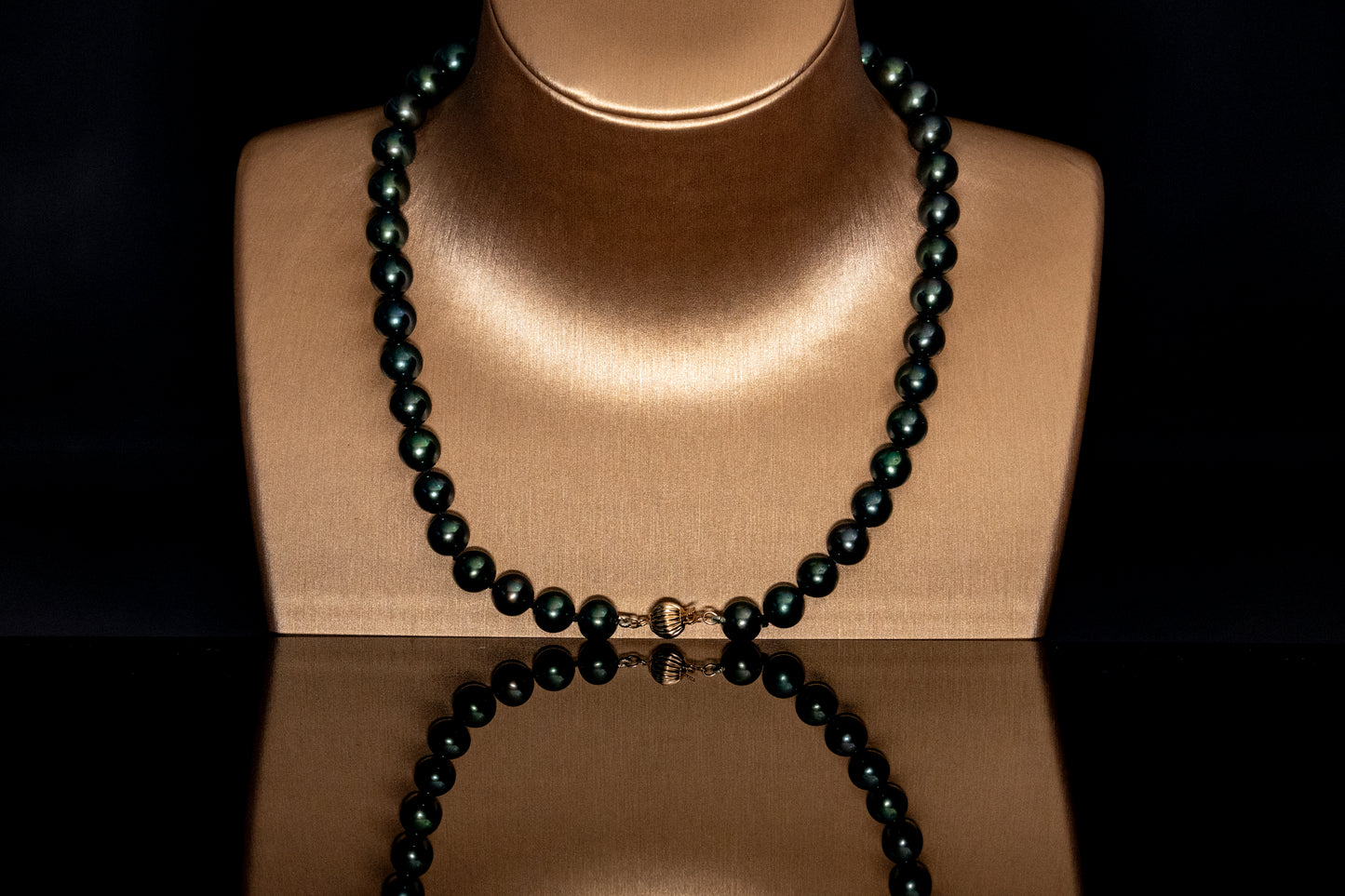 16" Tahitian Dark Green Pearl Necklace | AAAAA Grade | 14K Clasp [cnT029]
