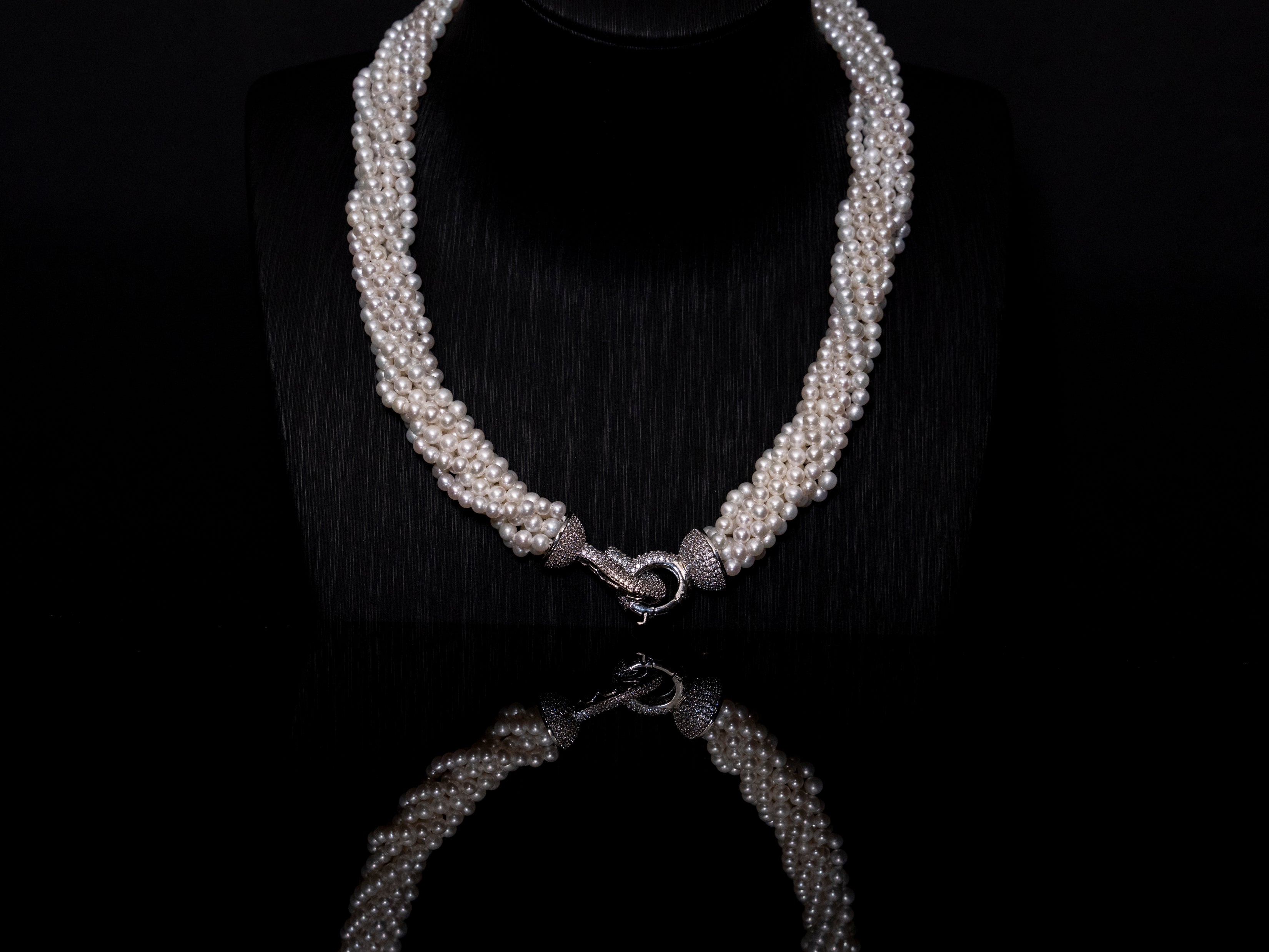 18" South Sea White Pearl Necklace | AAAAA Grade | Plated Inset (white-gold) Clasp [cn081]