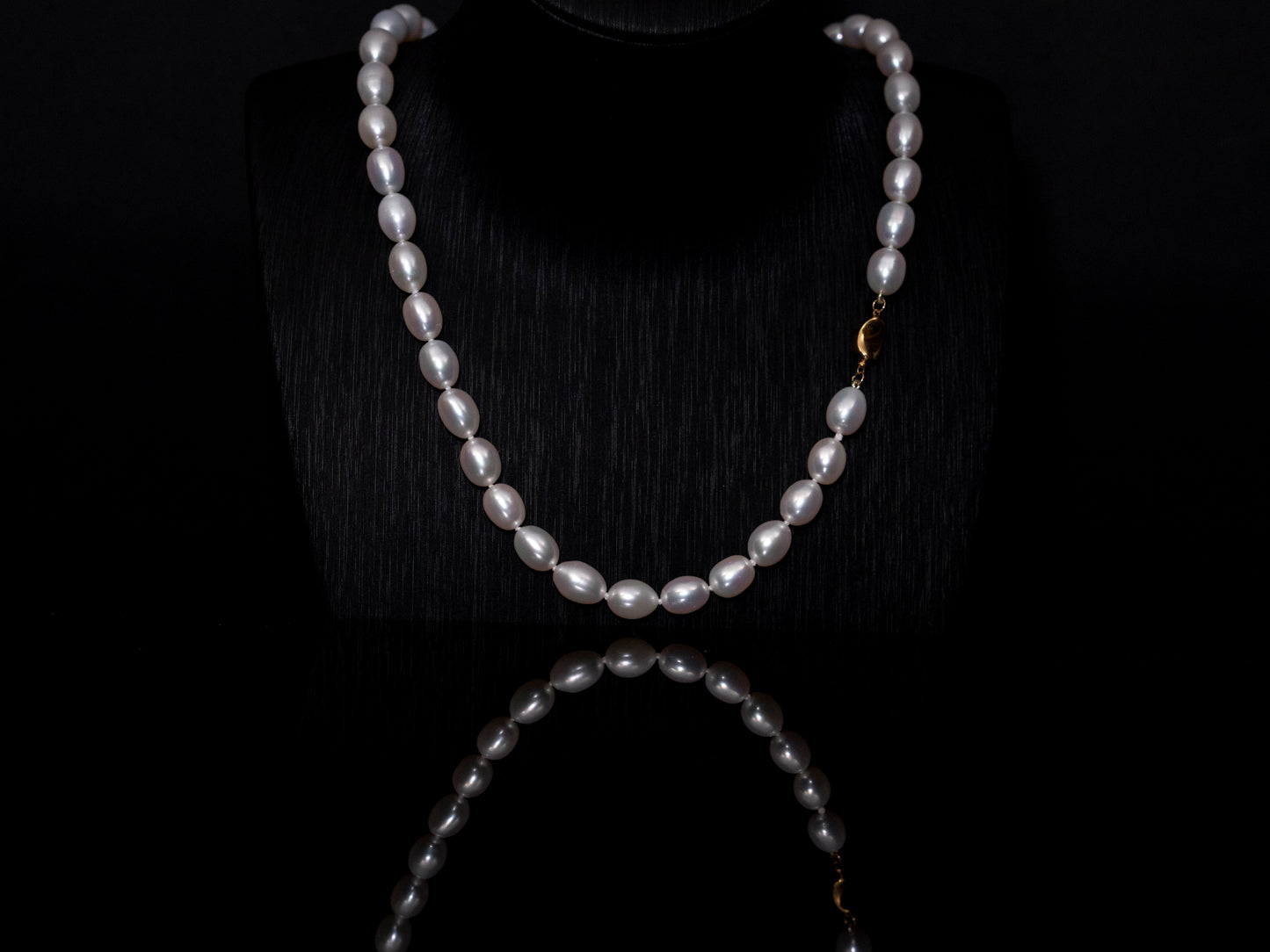 20" Oval Baroque White Pearl Necklace | AAAAA Grade | 18K (yellow-gold) Clasp [cn084]