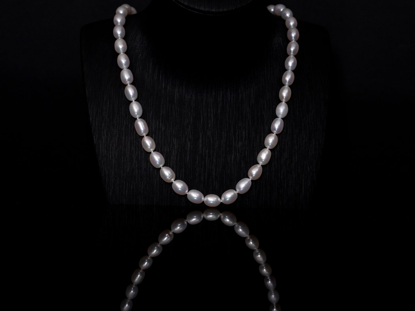 20" Oval Baroque White Pearl Necklace | AAAAA Grade | 18K (yellow-gold) Clasp [cn084]