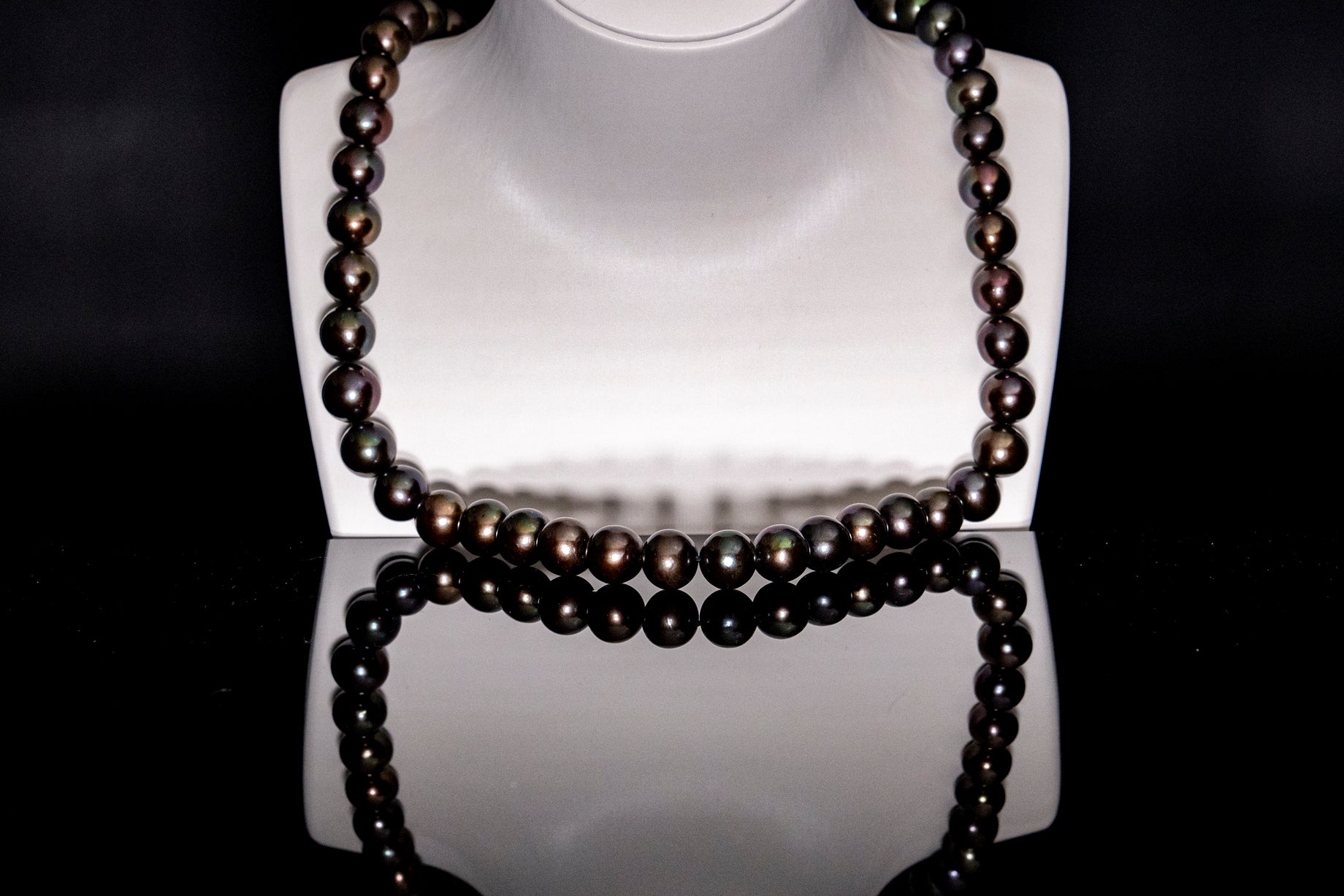 24" Tahitian Black-Green-Blue Pearl Necklace | AAAAA Grade | 14K Clasp [cnT063]