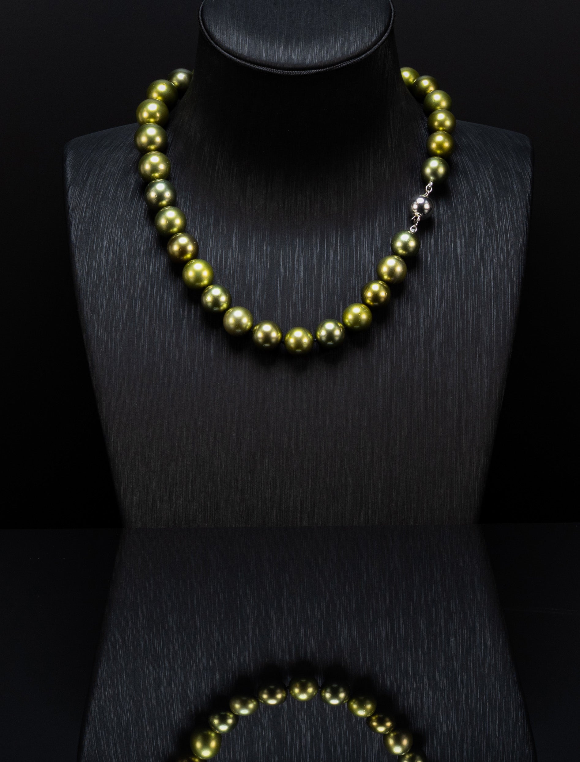 Maire Pistachio Tahitian Pearl Necklace [cnTp100]