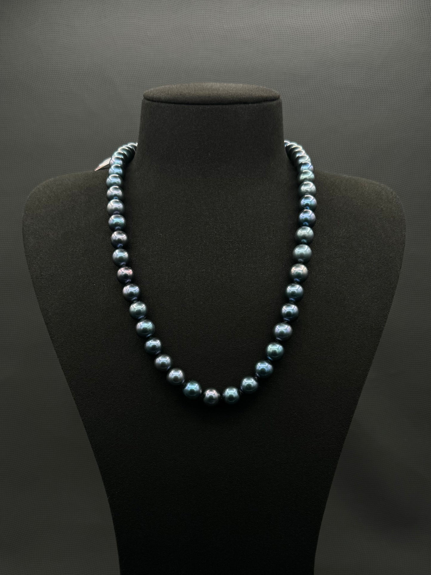 20" South Sea Natural Cobalt Blue Pearl Necklace | AAAA Superb Grade | 14K Gold