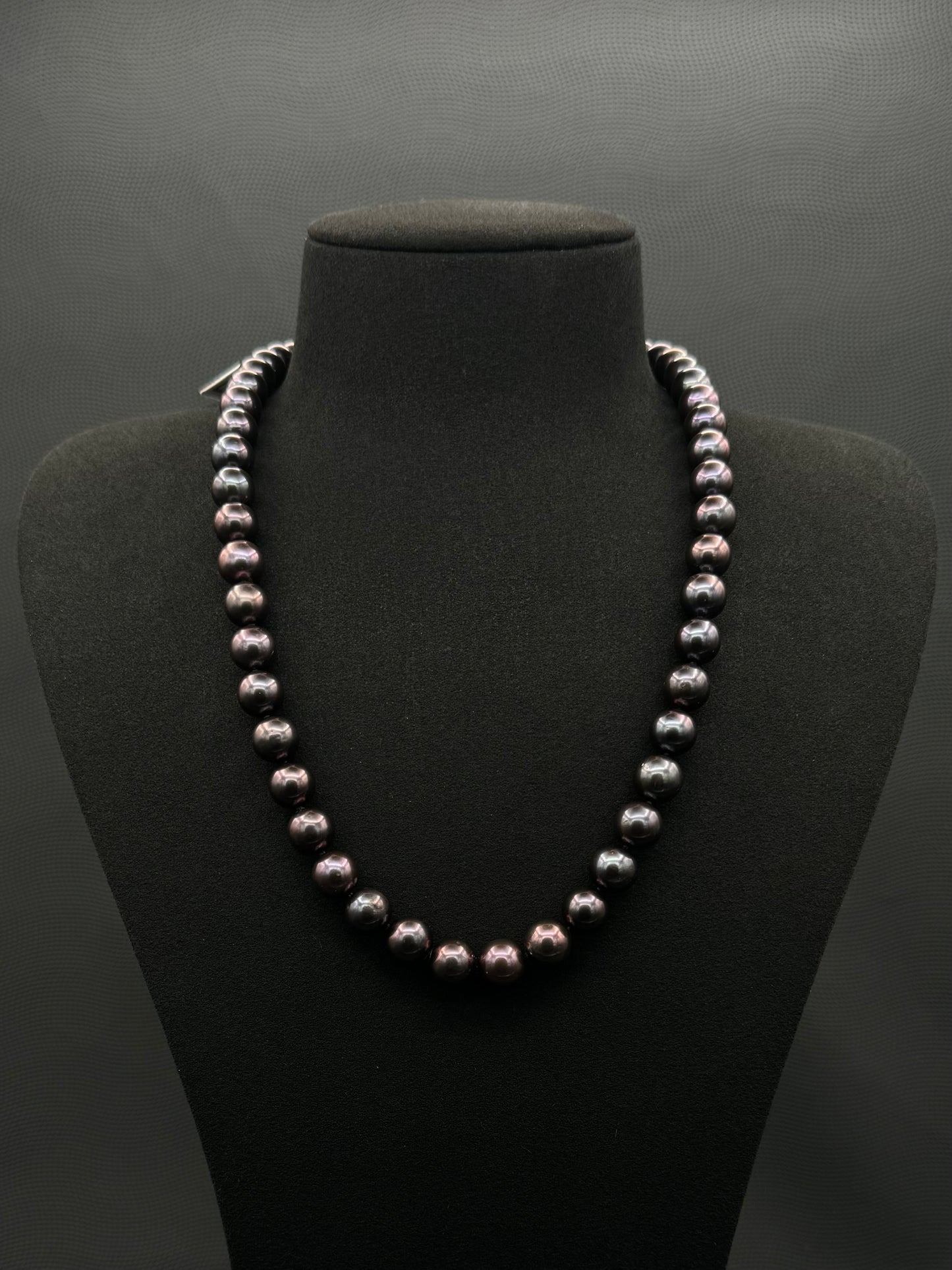 20" South Sea Natural Black Razzberry Pearl Necklace | AAAAA Excellent Grade | 14K White Gold