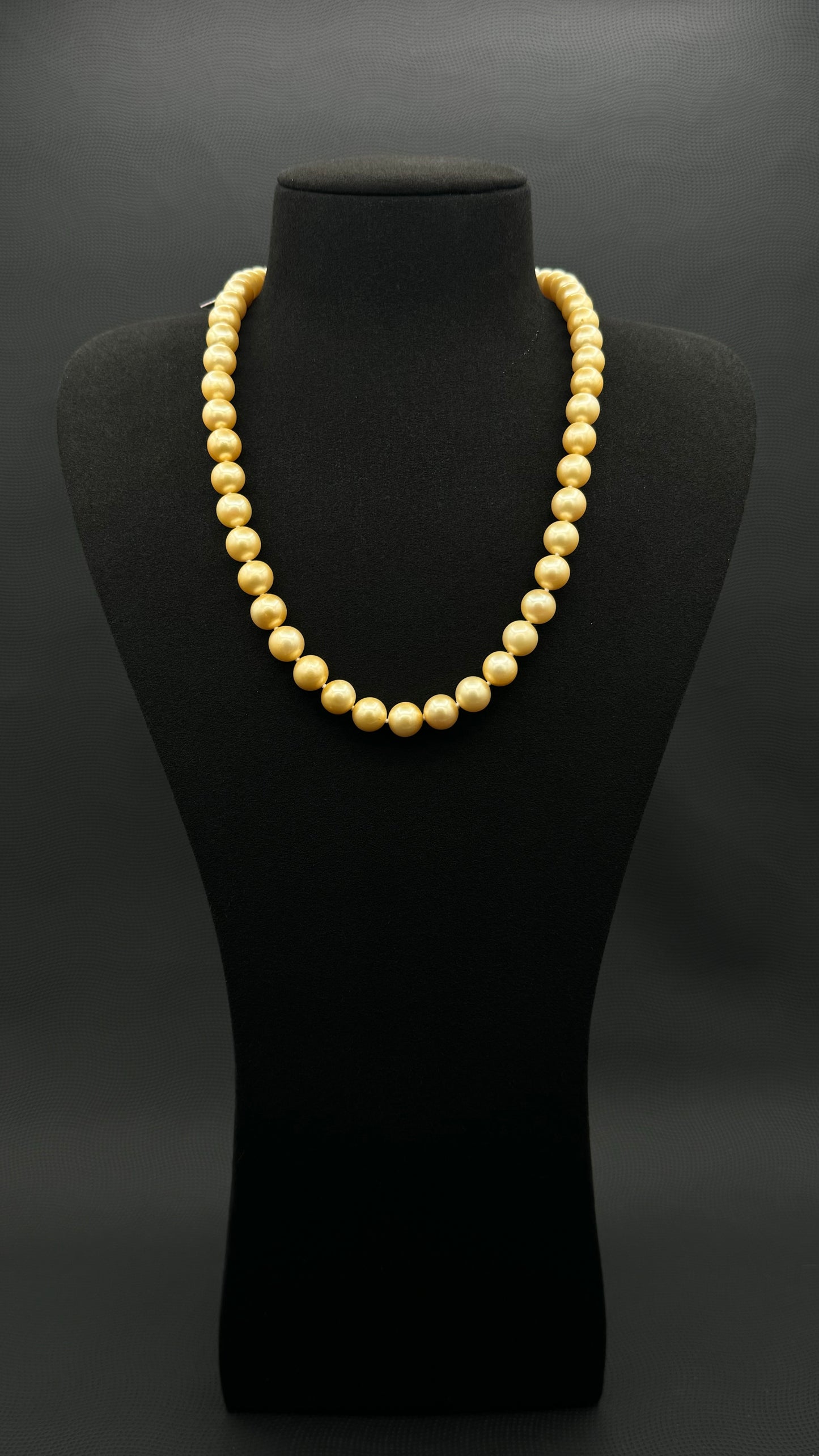 20" South Sea Natural Lemon Chiffon Pearl Necklace | AAA Standard Grade | 14K Gold