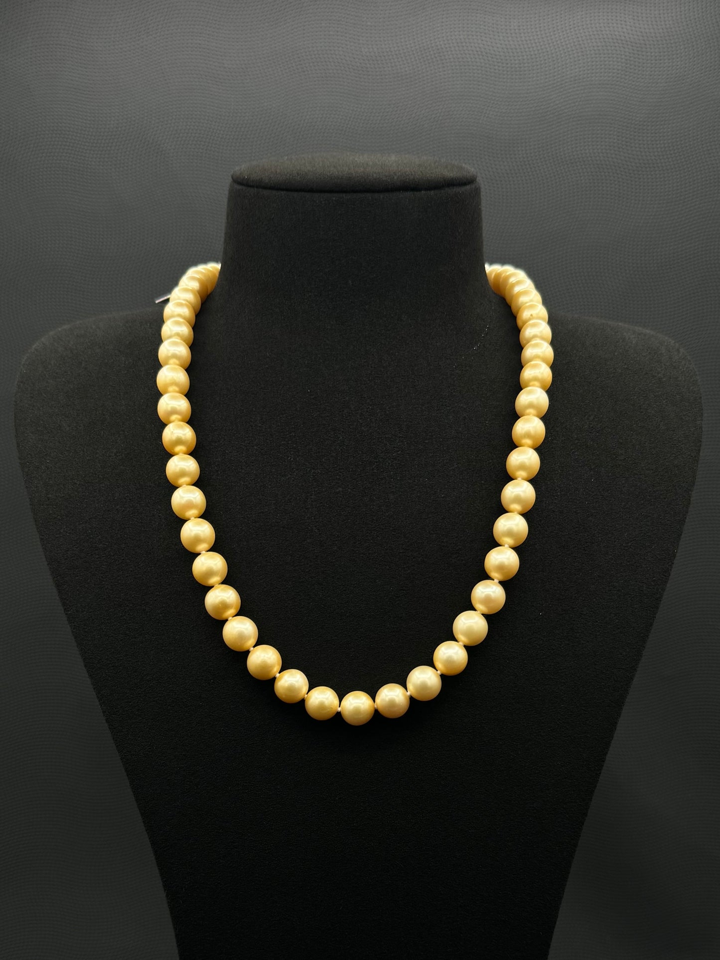 20" South Sea Natural Lemon Chiffon Pearl Necklace | AAA Standard Grade | 14K Gold