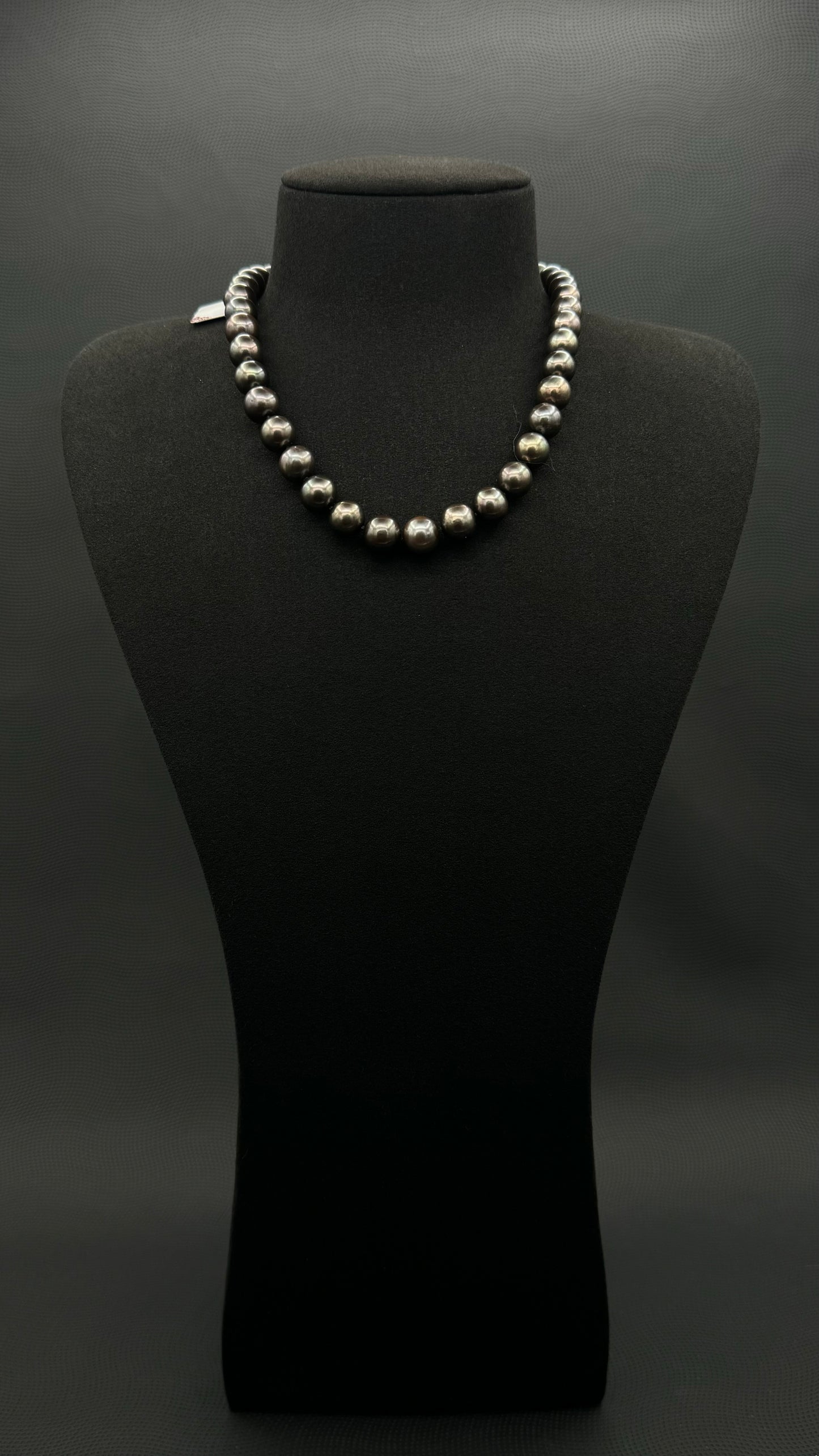 16" Tahitian Black Pearl Necklace | AAAAA Excellent Grade | 14K Gold