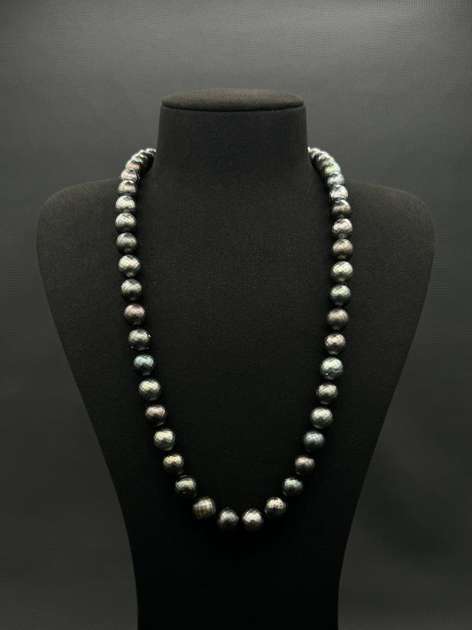 24" Tahitian Carved Black Green Pearl Necklace | AAA Unusually Good Grade | No Clasp.