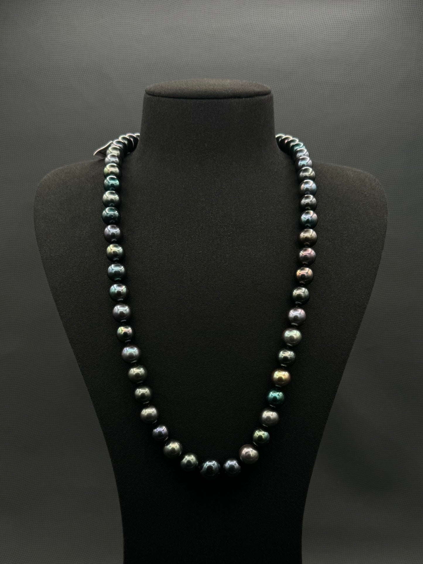 24" Tahitian Black Green Pearl Necklace | AAAAA Excellent Grade | 14K White Gold