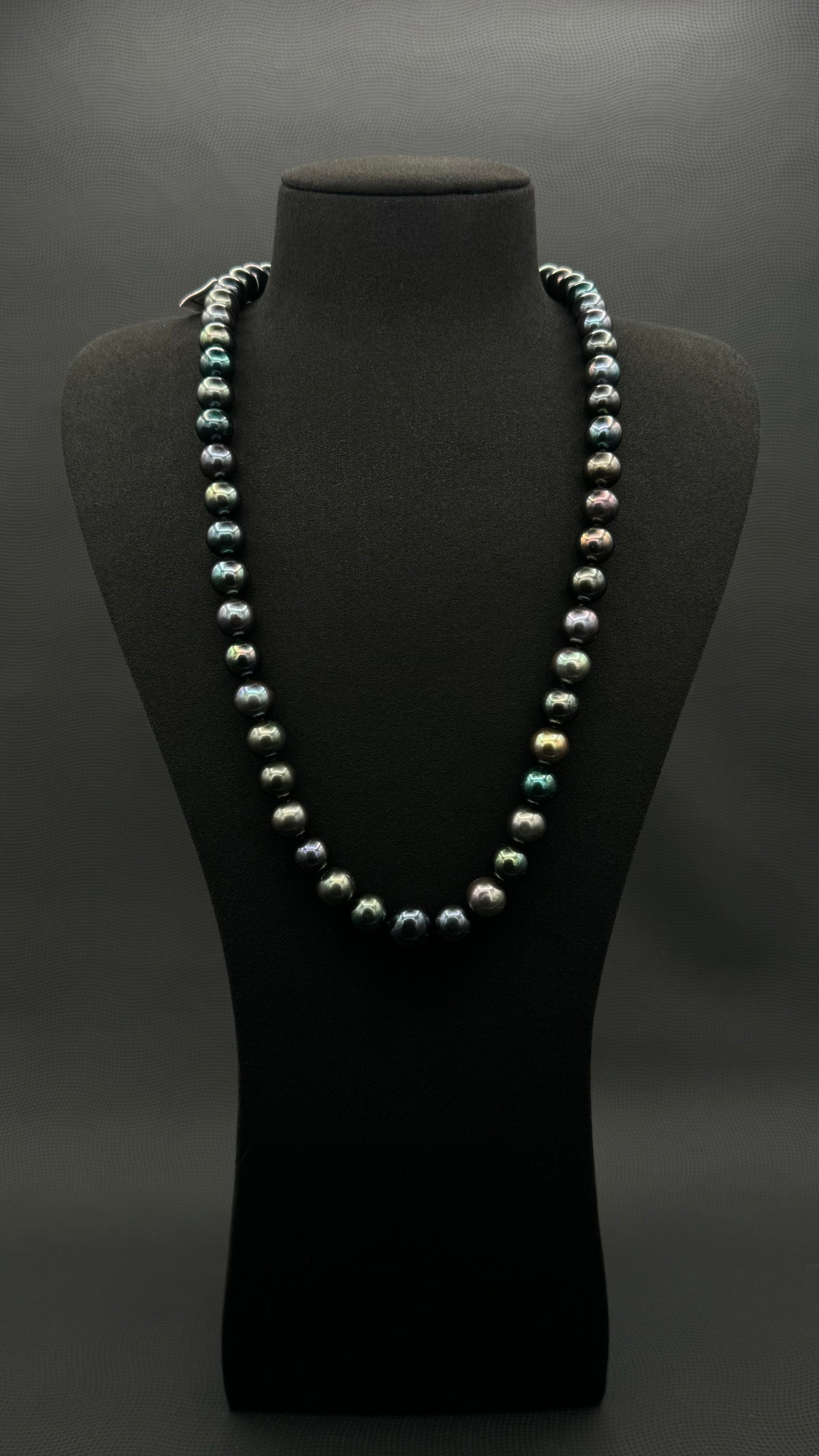 24" Tahitian Black Green Pearl Necklace | AAAAA Excellent Grade | 14K White Gold