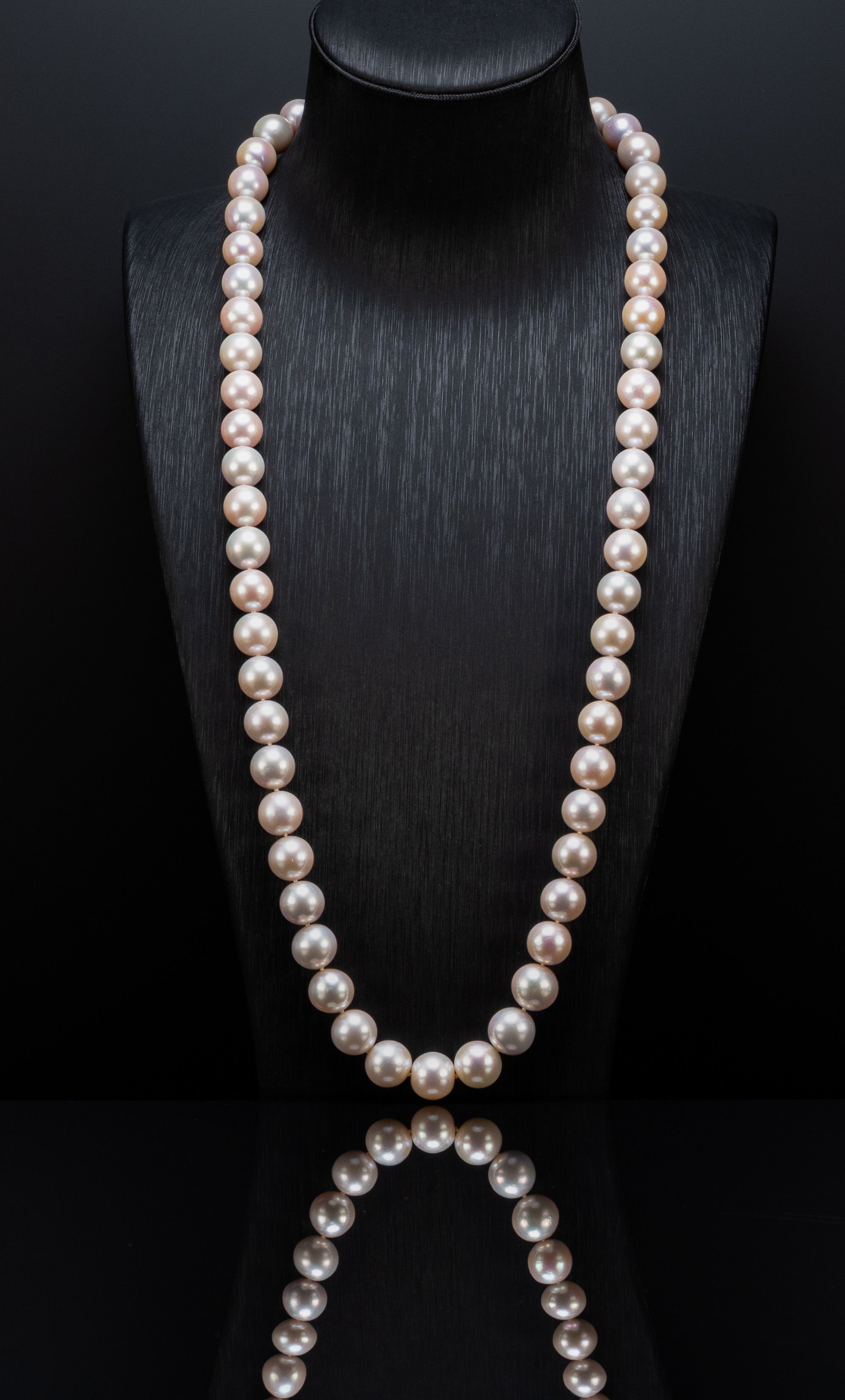 27“ South Sea Opalescent White Pearl Necklace｜ AAAAA ｜ 14K Clasp [cn114]