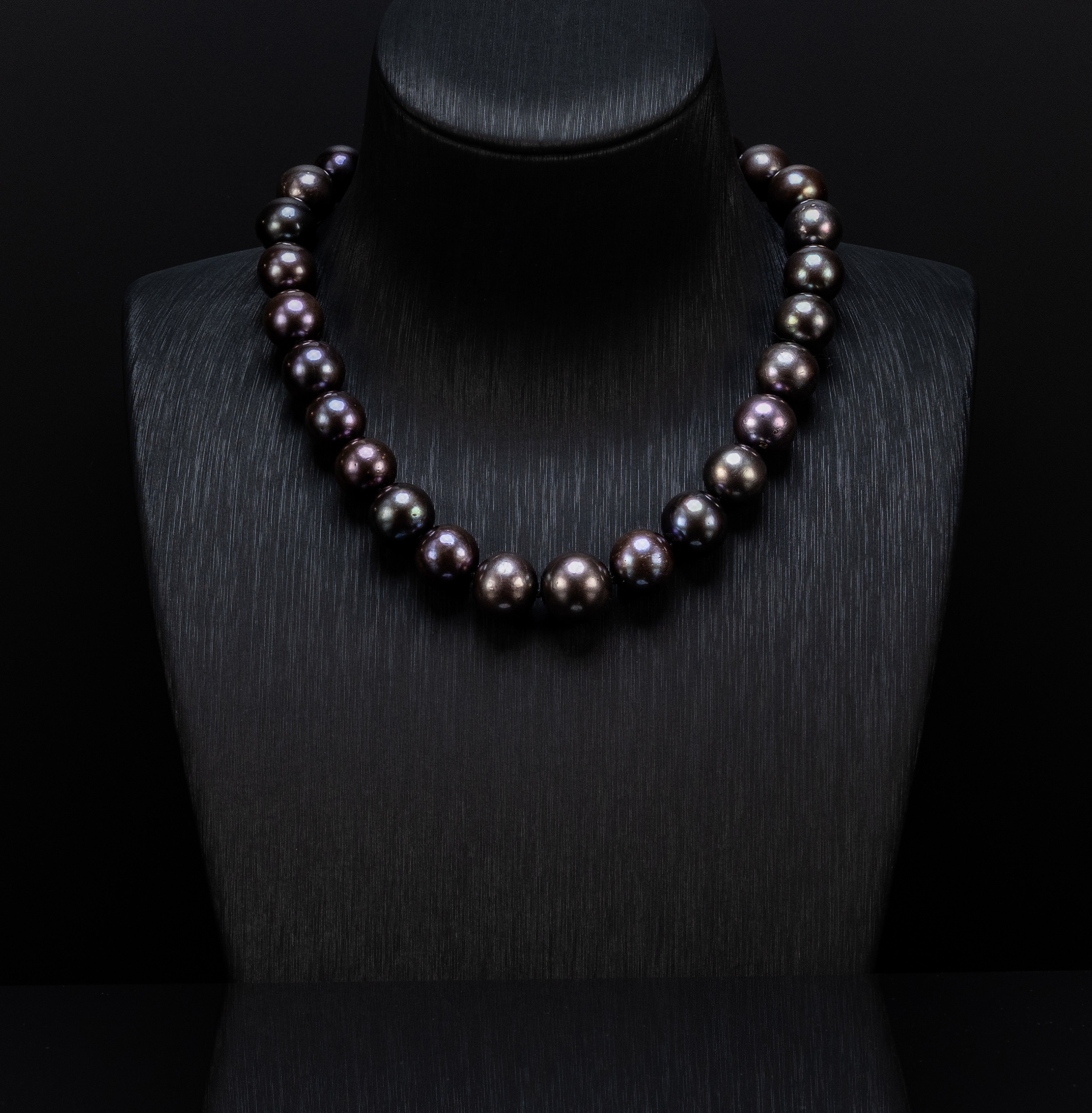 15" Tahitian Black Pearl Necklace | AAAAA | 14K Clasp [cnT118]