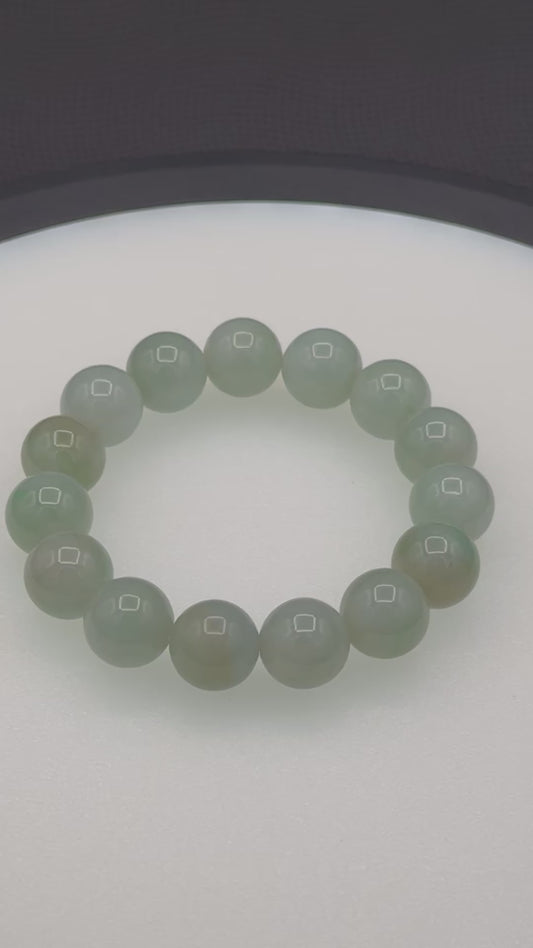 Soft Green Jade, Stretch, 13.6-13.8mm, 6.5"